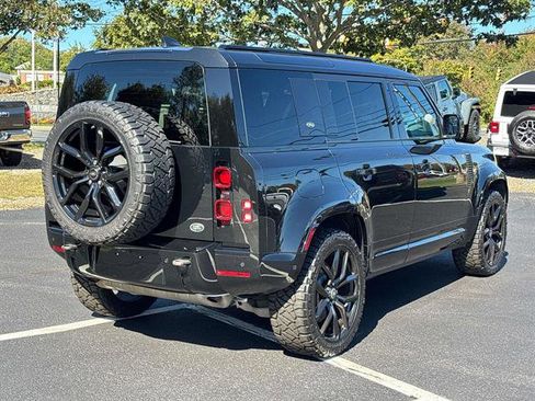 Used 2023 Land Rover Defender 110 X-Dynamic SE image 3