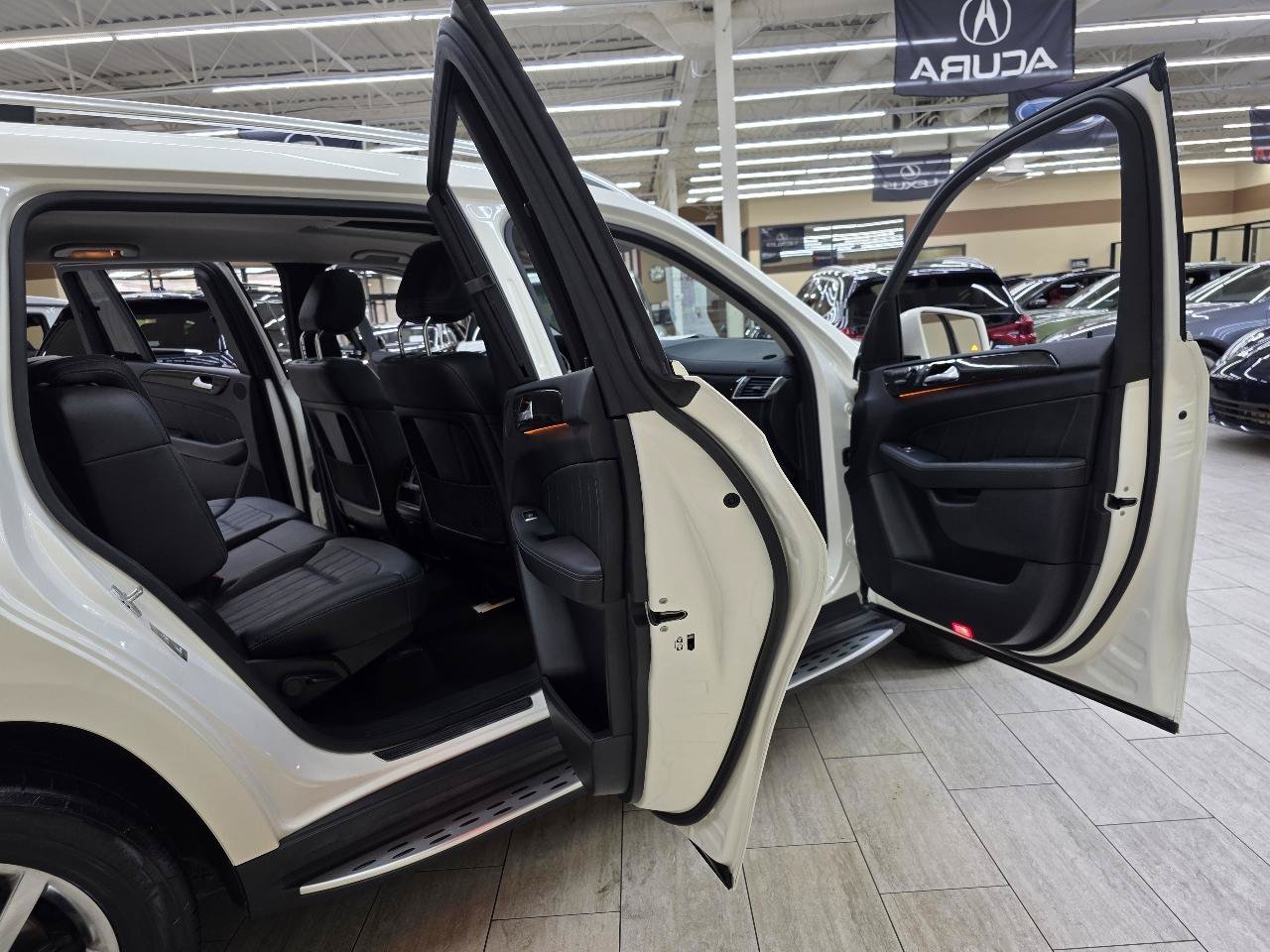 Used 2016 Mercedes-Benz GL 450 4MATIC w/ Premium I Package image 16