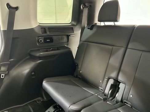 Used 2025 Hyundai Santa Fe SEL FWD image 19