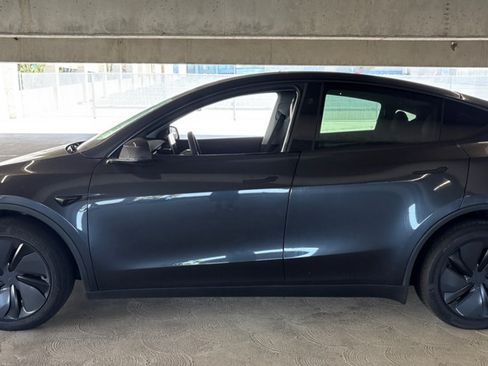Used 2026 Tesla Model Y Long Range AWD/4WD image 4