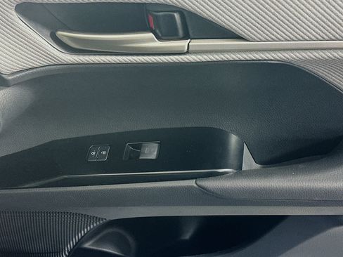 Used 2025 Toyota Camry SE FWD image 29
