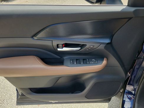Used 2025 Toyota Grand Highlander AWD Hybrid image 15