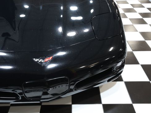 Used 2001 Chevrolet Corvette Convertible w/ Preferred Equipment Group2 RWD image 15