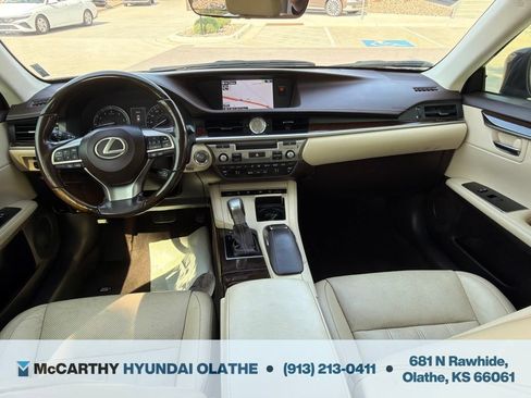 Used 2016 Lexus ES 350 w/ Luxury Package w/Wood Trim FWD image 3
