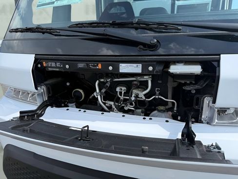 Used 2024 Chevrolet Brightdrop 400 w/ Commercial Equipment Package AWD/4WD image 23
