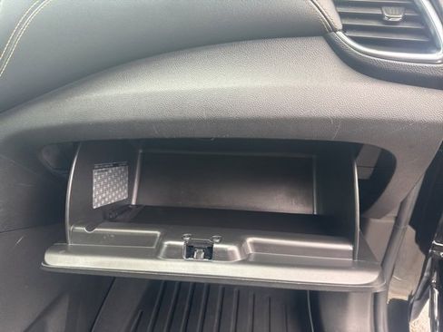 Used 2018 Chevrolet Trax Premier w/ Midnight Edition image 12