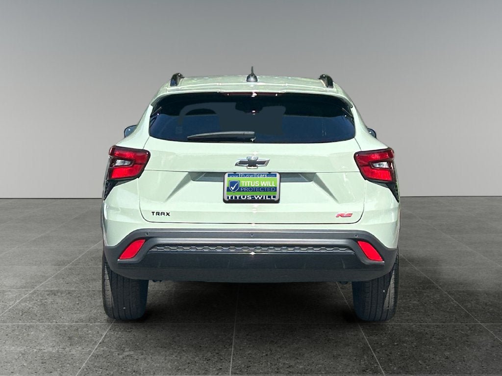 Used 2024 Chevrolet Trax RS w/ Sunroof Package FWD image 9