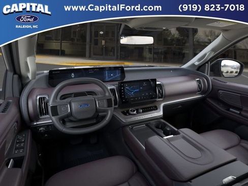 New 2026 Ford Expedition Platinum image 9