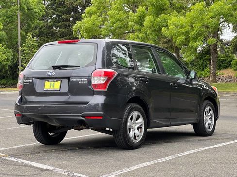 Used 2014 Subaru Forester 2.5i AWD/4WD image 5