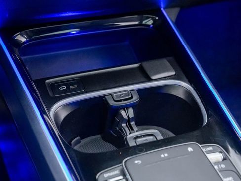 Used 2023 Mercedes-Benz GLB 250 4MATIC image 26