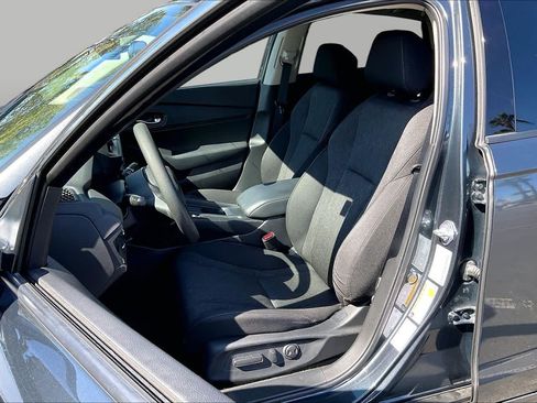 Used 2023 Honda Accord EX image 7