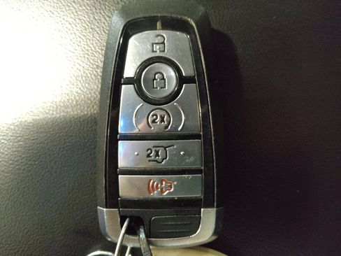 Used 2022 Ford Explorer XLT w/ Equipment Group 202A RWD image 32