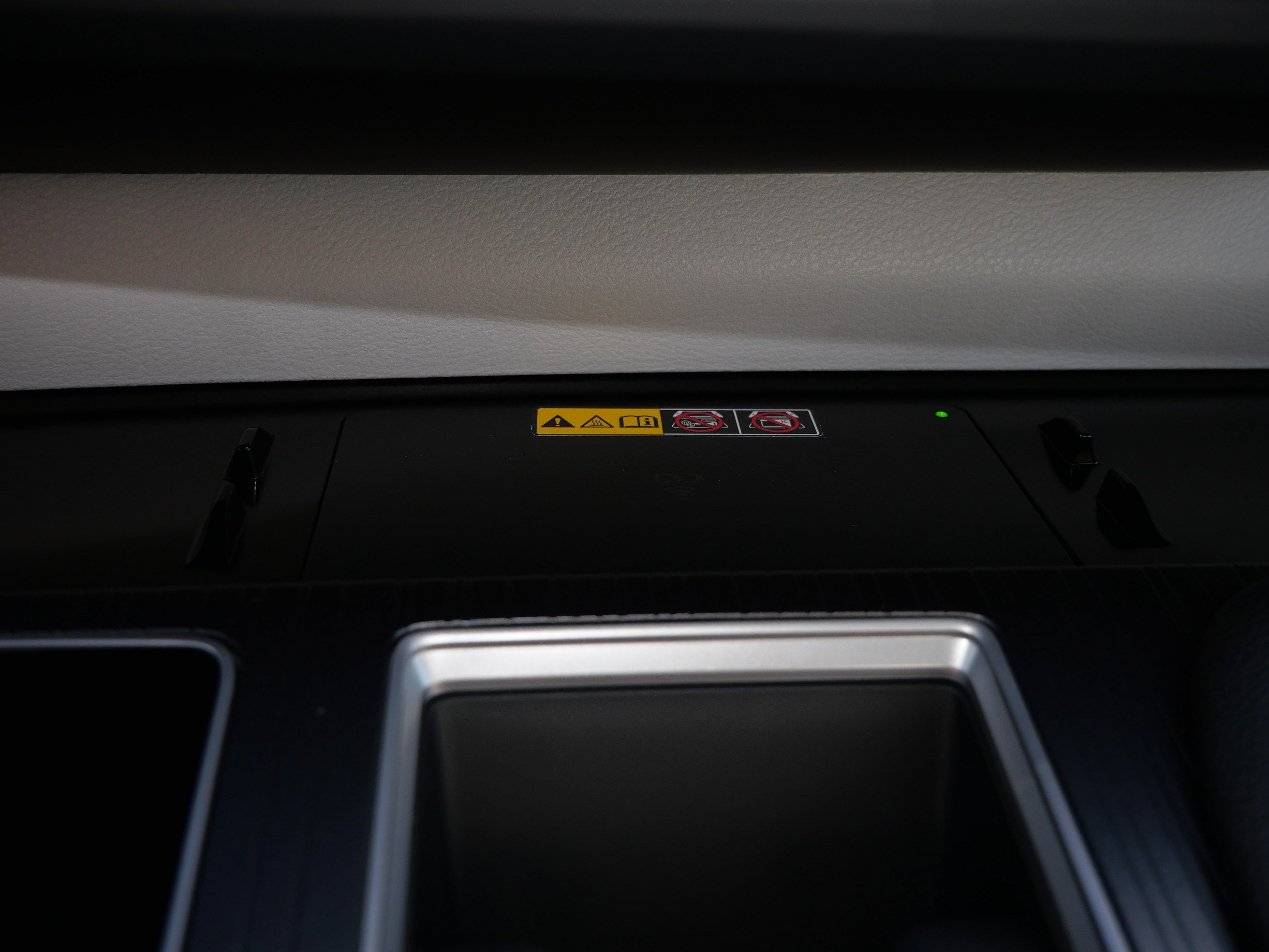Certified 2026 Toyota Sienna XLE FWD image 28