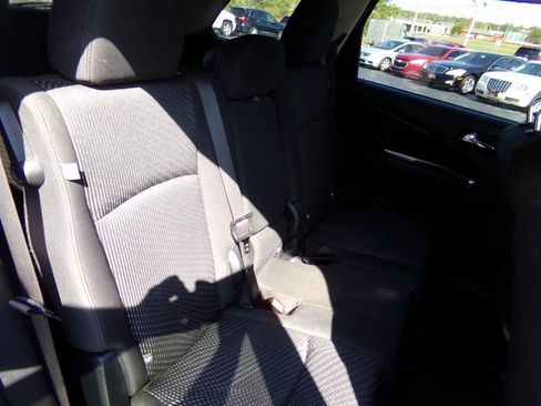 Used 2017 Dodge Journey SE w/ Flexible Seating Group image 27