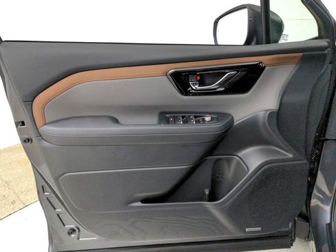 Used 2025 Subaru Forester Sport image 23