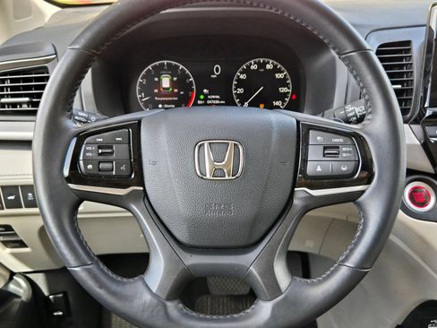 Certified 2025 Honda Odyssey EX-L image 19