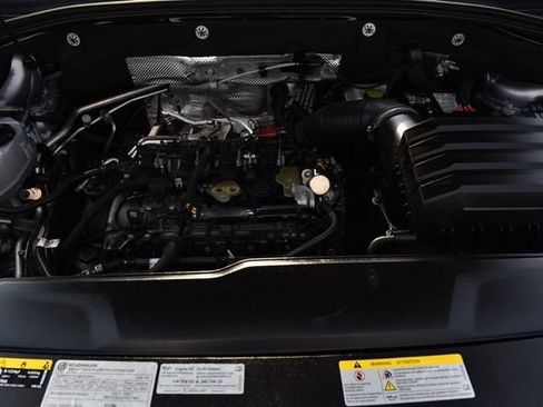 Used 2025 Volkswagen Atlas SE AWD/4WD image 27