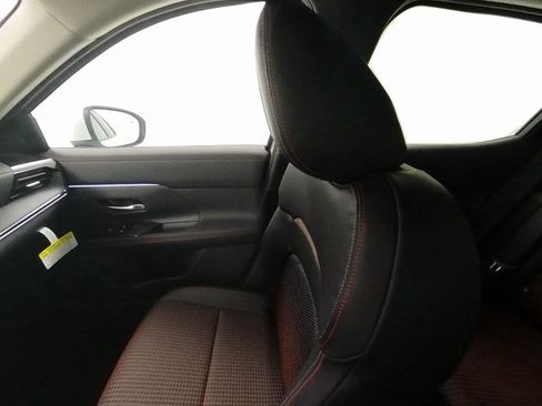 New 2026 Nissan Kicks SR w/ Cold Weather Package image 15