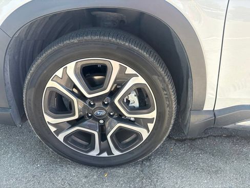 Used 2023 Subaru Ascent Limited w/ Technology Package AWD/4WD image 3