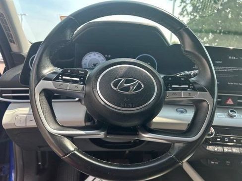 Used 2023 Hyundai Elantra Limited FWD image 16