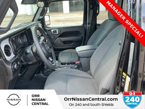 Used 2024 Jeep Wrangler Sport S image 17