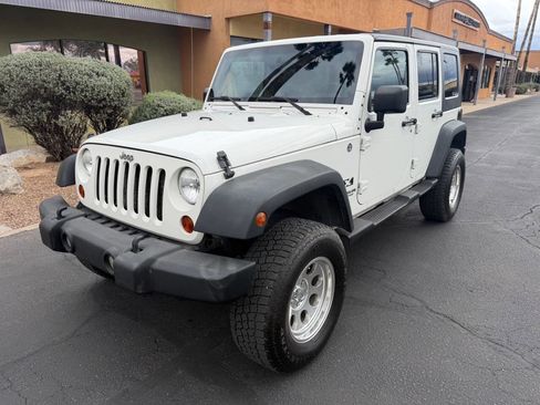 Used 2009 Jeep Wrangler Unlimited X image 2