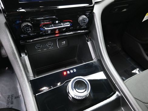 New 2025 Jeep Grand Cherokee L Laredo image 21