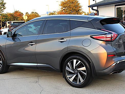 Used 2017 Nissan Murano Platinum w/ Platinum Technology Package FWD image 3