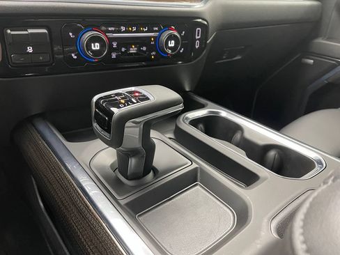 Used 2024 Chevrolet Silverado 1500 LT Trail Boss w/ Convenience Package II AWD/4WD image 27