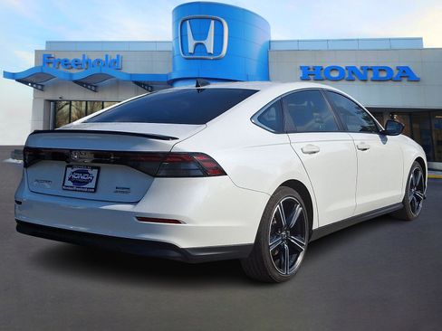 Used 2024 Honda Accord Sport image 6