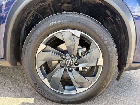 Used 2024 Nissan Rogue SV image 10