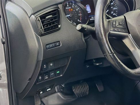Used 2022 Nissan Rogue Sport SV w/ Technology Package AWD/4WD image 10