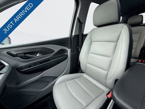 Used 2023 GMC Terrain SLT w/ Infotainment Package II image 26