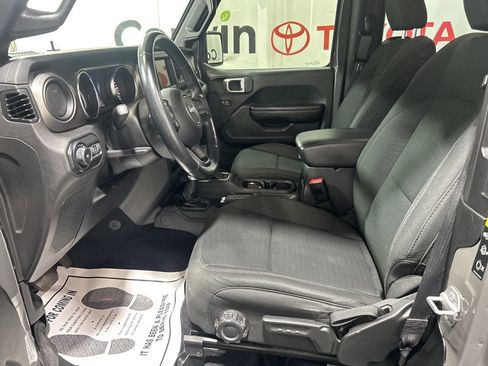 Used 2020 Jeep Wrangler Sport image 13
