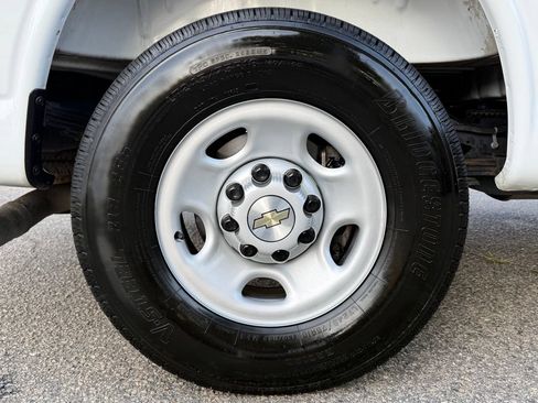 Used 2021 Chevrolet Express 2500 w/ Driver Convenience Package RWD image 29