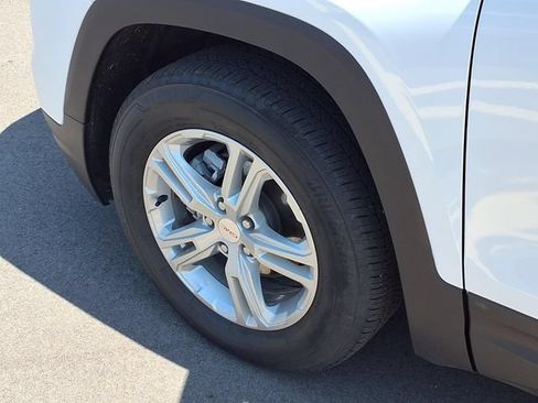 Used 2023 GMC Terrain SLE AWD/4WD image 25