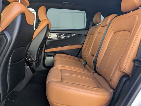 Certified 2022 Lincoln Nautilus Black Label w/ Class II Trailer Tow Package image 15