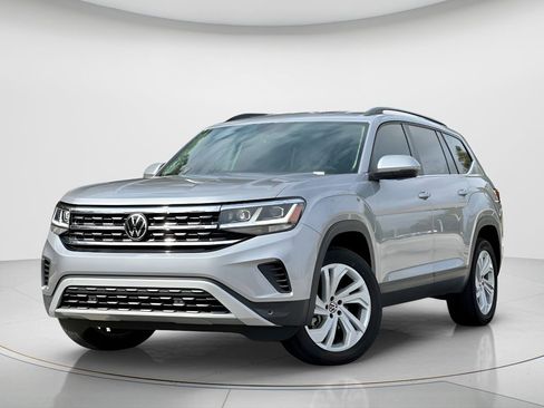 Certified 2023 Volkswagen Atlas SE image 1