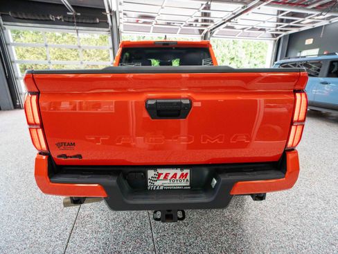 Certified 2024 Toyota Tacoma TRD Off-Road AWD/4WD image 4