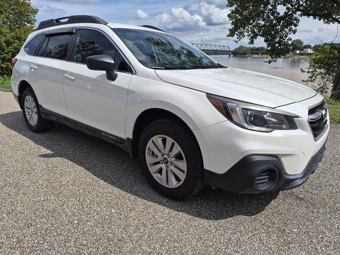 Used 2019 Subaru Outback 2.5i AWD/4WD image 4