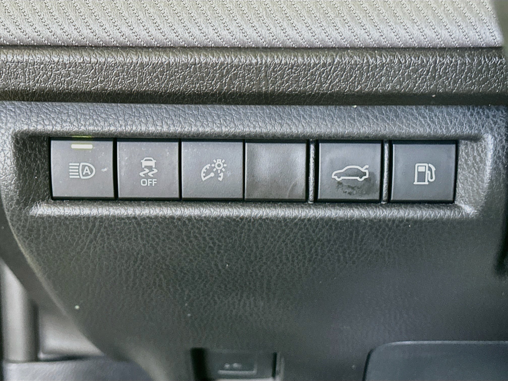 Used 2025 Toyota Camry SE FWD image 17