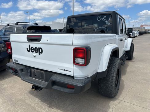 Used 2023 Jeep Gladiator Sport image 4