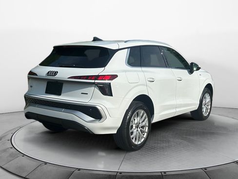 Certified 2026 Audi Q3 quattro 2.0T AWD/4WD image 7