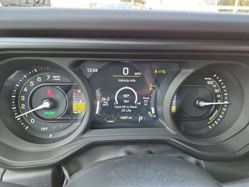 Used 2024 Jeep Wrangler Unlimited Sahara w/ Technology Group AWD/4WD image 13