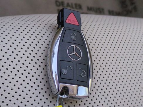 Used 2015 Mercedes-Benz C 300 4MATIC Sedan image 28