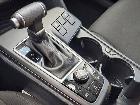 Used 2024 Kia Sportage LX image 16