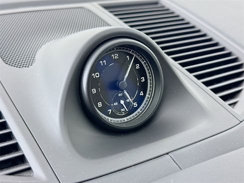 Used 2025 Porsche Macan image 18