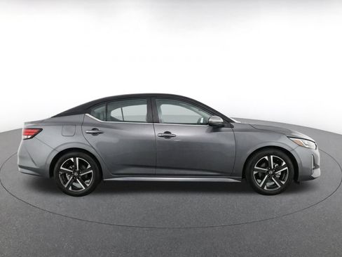 Used 2025 Nissan Sentra SV FWD image 10