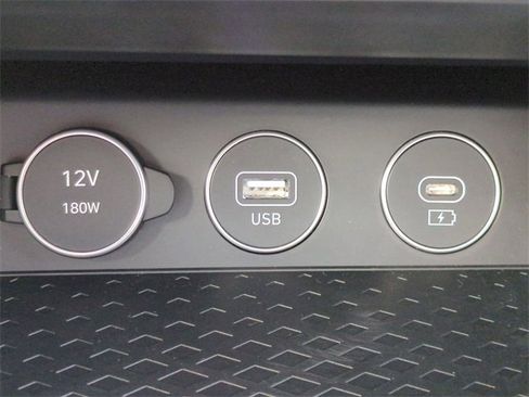 Certified 2025 Genesis G70 2.5T image 19