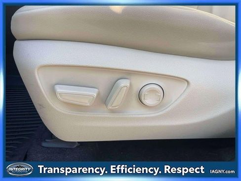 Certified 2023 Toyota Highlander XLE image 18